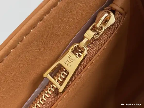 Aaa replica ru VUITTON TWIST LOUIS MM-23*17*9.5CM 0523